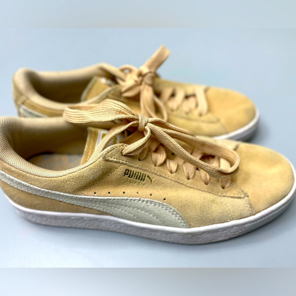 Puma Classic Suede Sneakers 8.5
